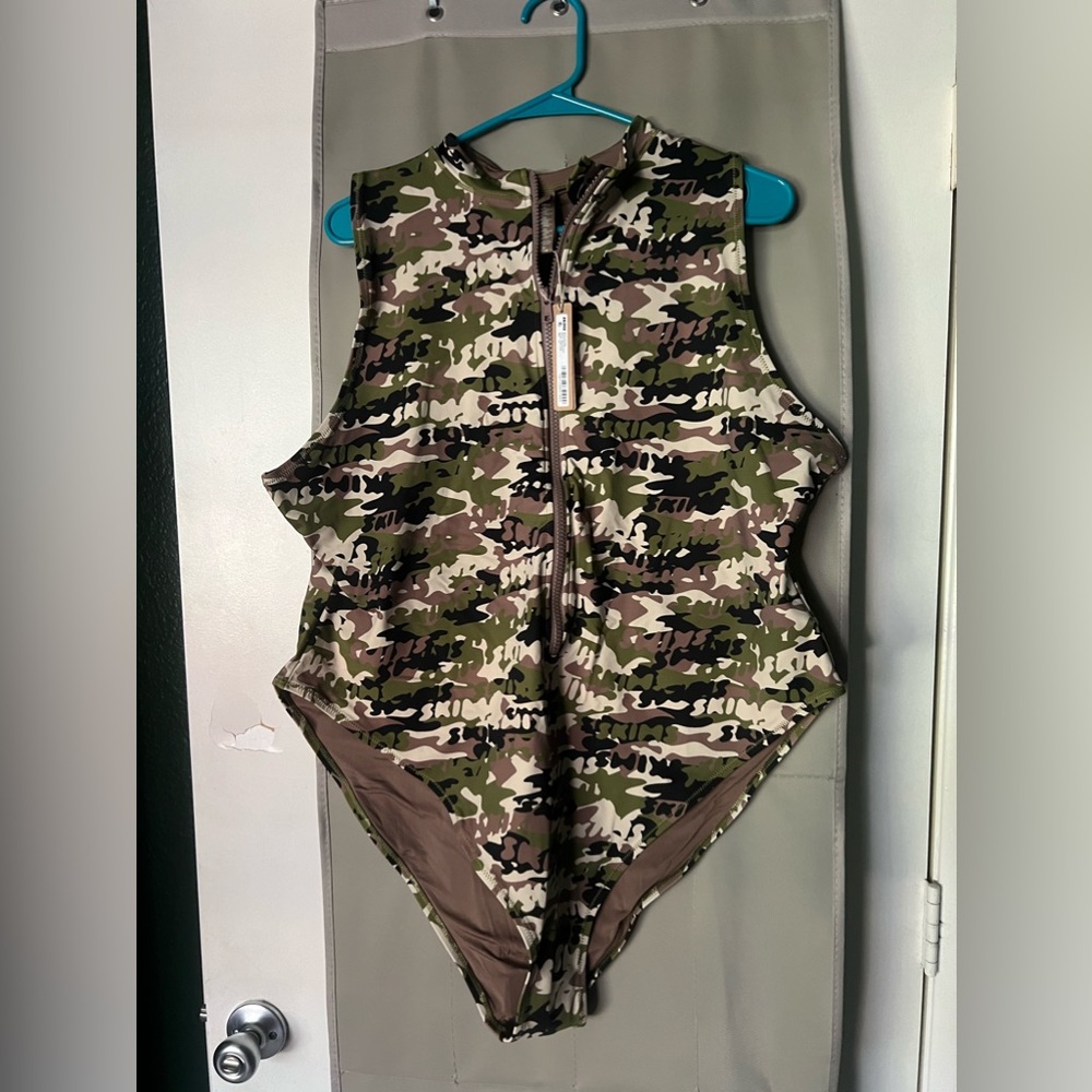 Skims NWT bathing suit